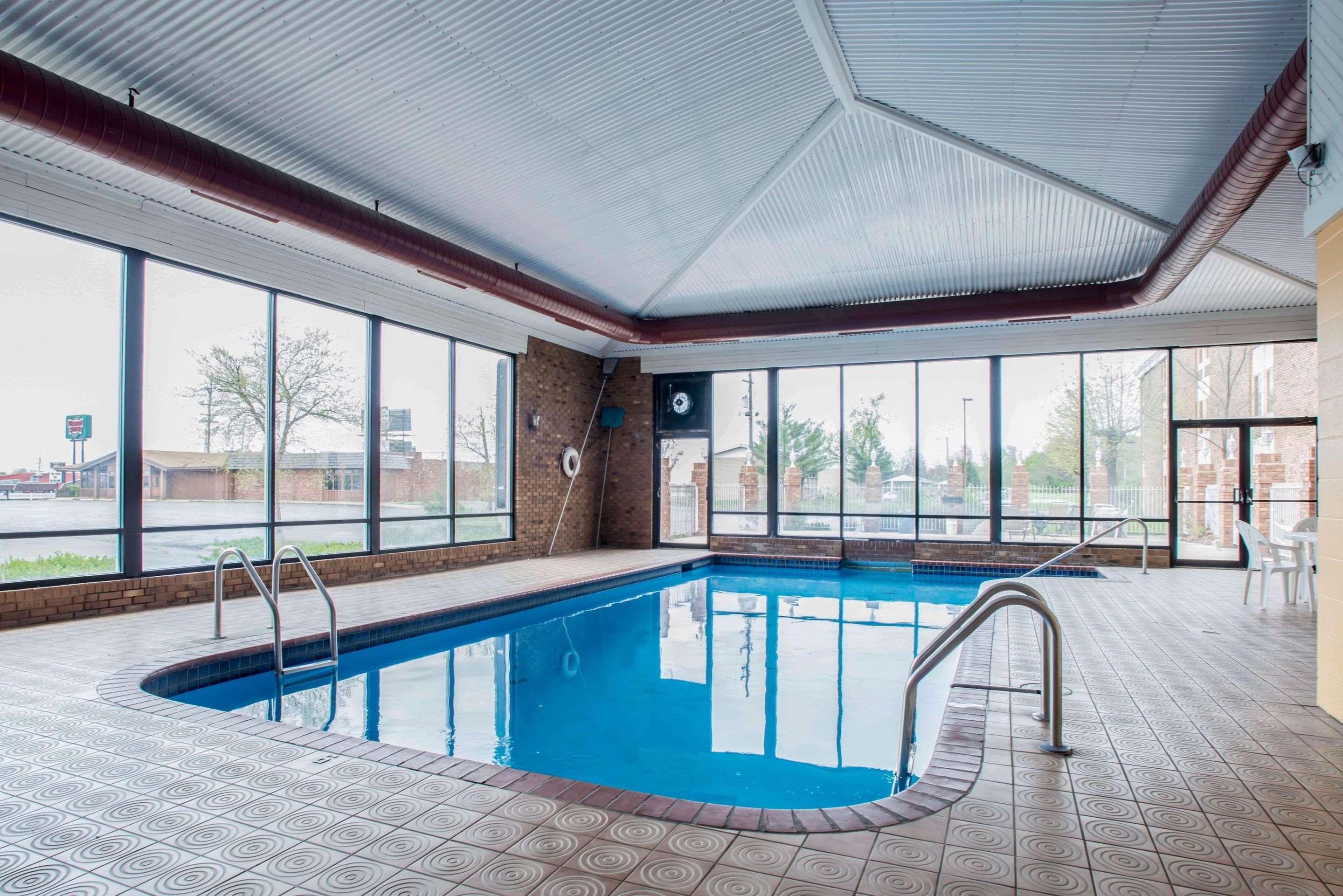 Econo Lodge Маріон Екстер'єр фото