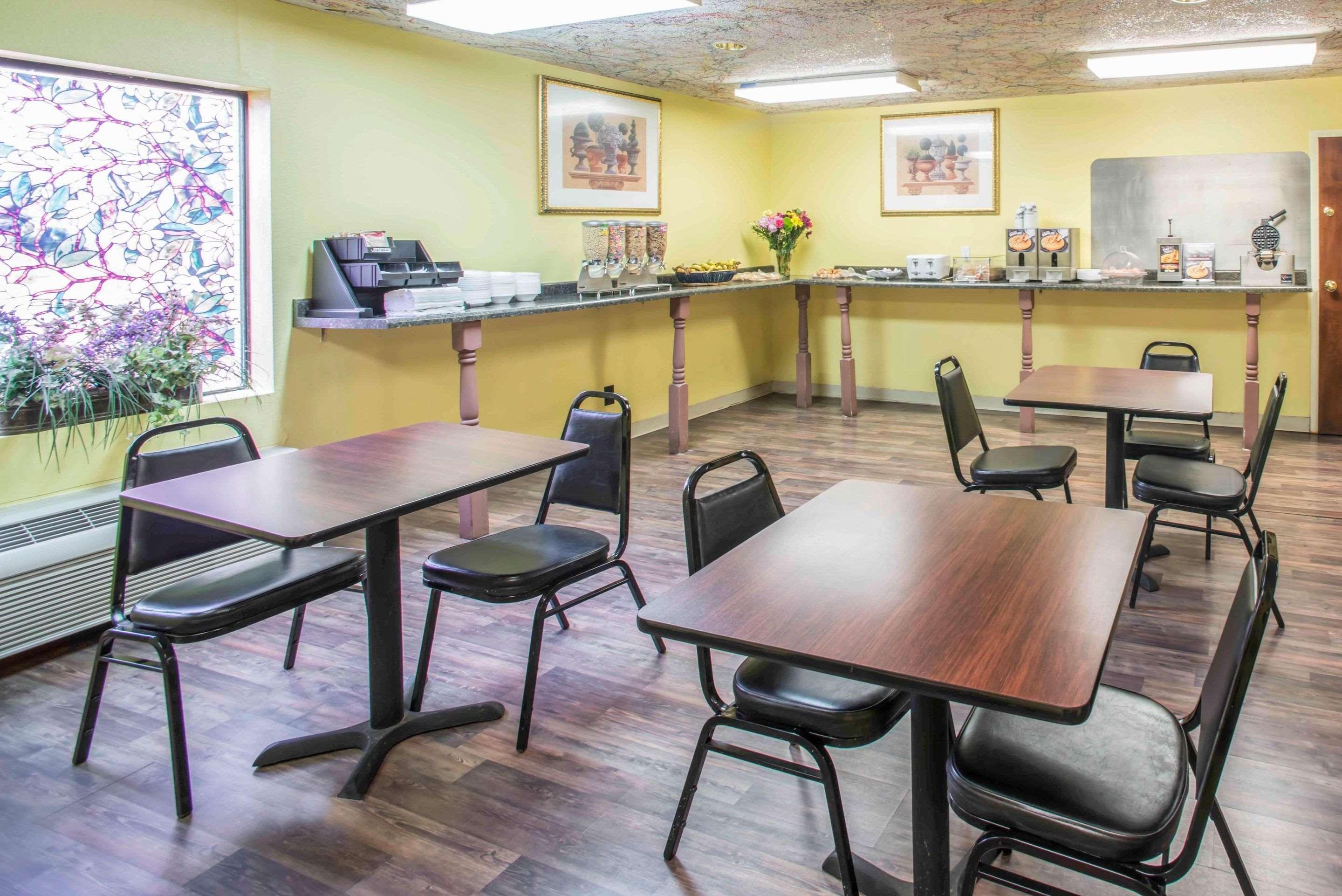 Econo Lodge Маріон Екстер'єр фото